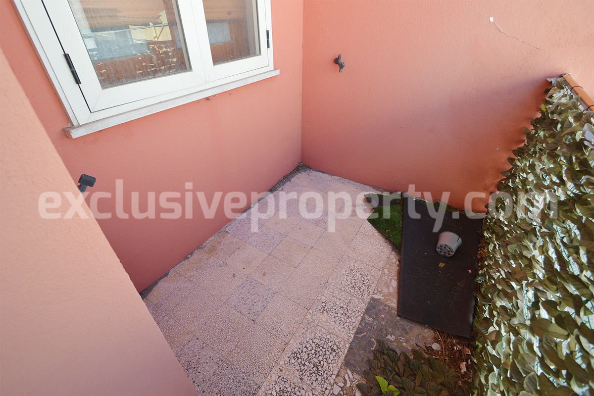 Spacious town house with garden and view on the hills for sale in Italy - Molise - Tavenna