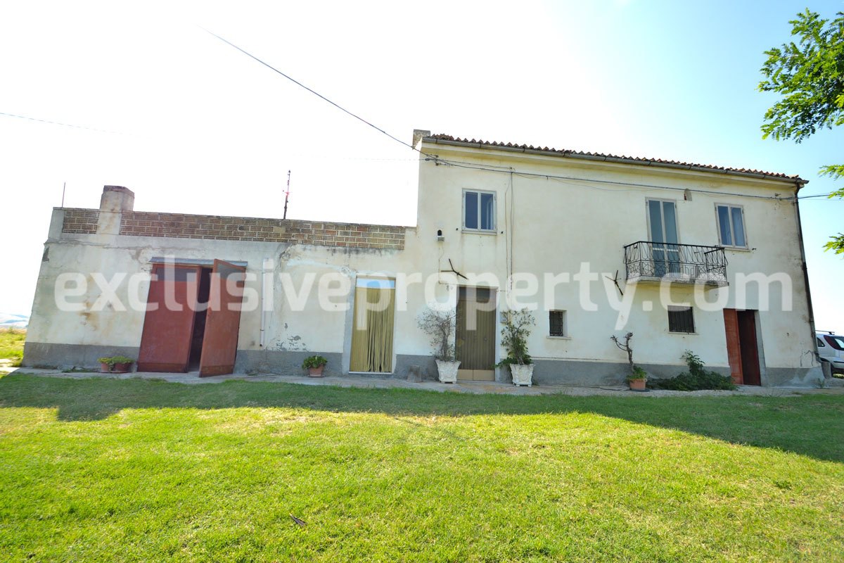 Detached house with land and large terrace valley view for sale in Italy 1