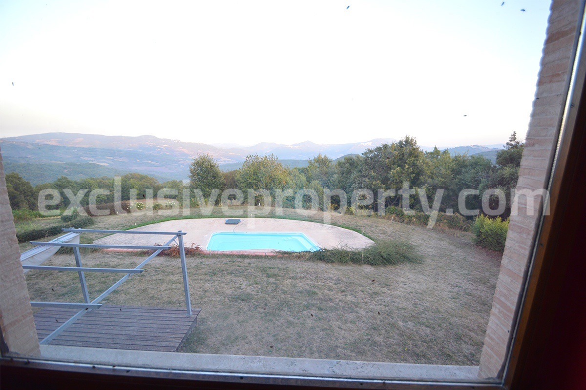 Old farmhouse completely renovated with swimming pool for sale in Italy - Abruzzo