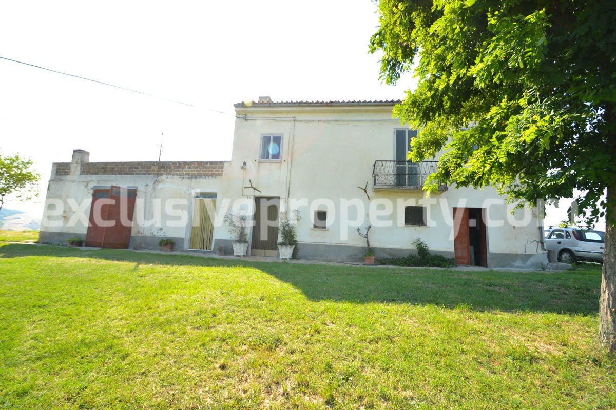 Detached house with land and large terrace valley view for sale in Italy 3