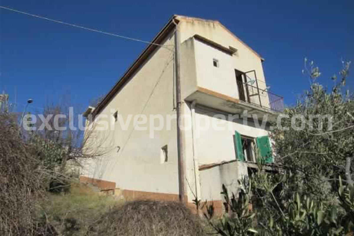 Habitable house for sale in the countryside of Civitella Messer Raimondo - Abruzzo