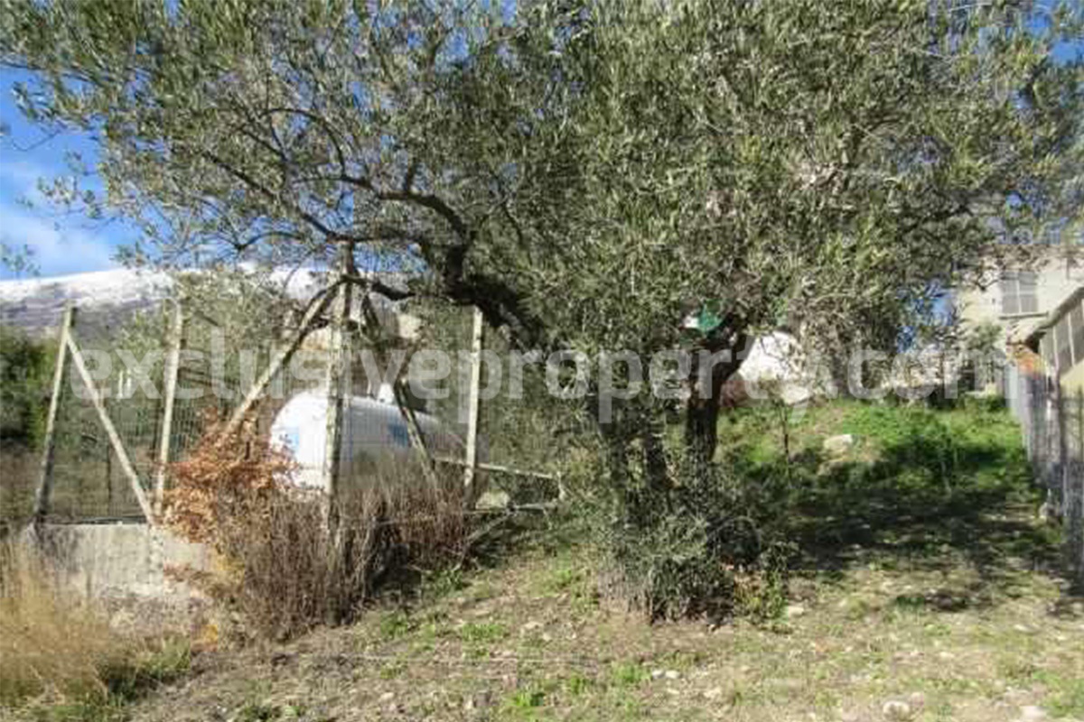 Habitable house for sale in the countryside of Civitella Messer Raimondo - Abruzzo