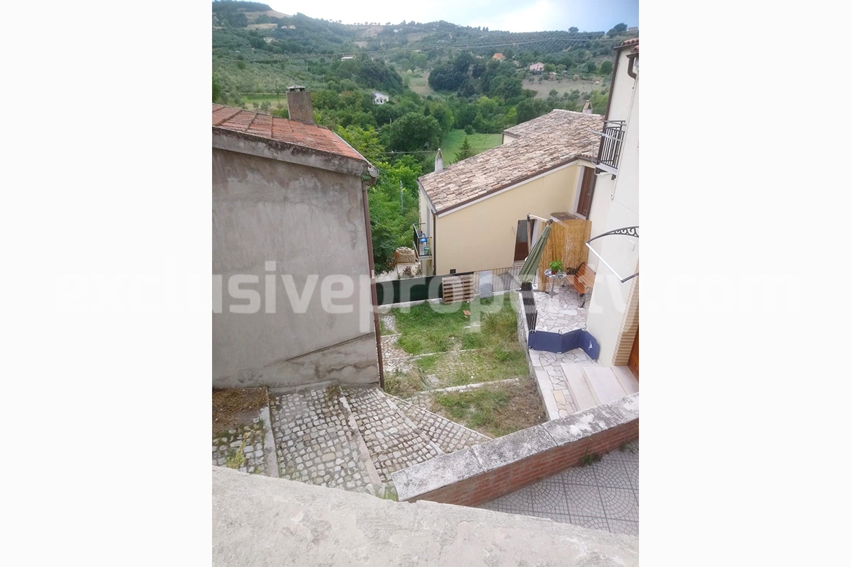 Renovated and habitable townhouse with outdoor space for sale in Molise - Larino