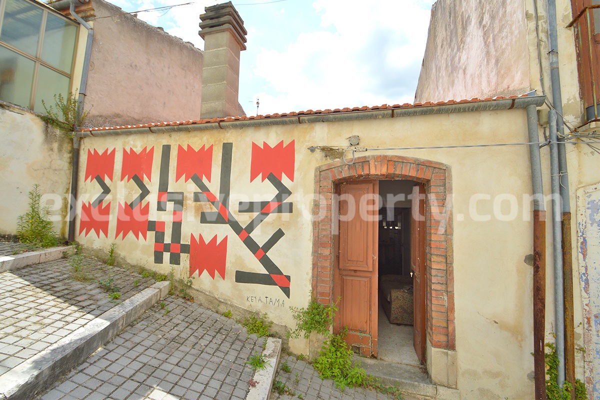 Cheap house with outdoor space for sale in Italy - Molise region