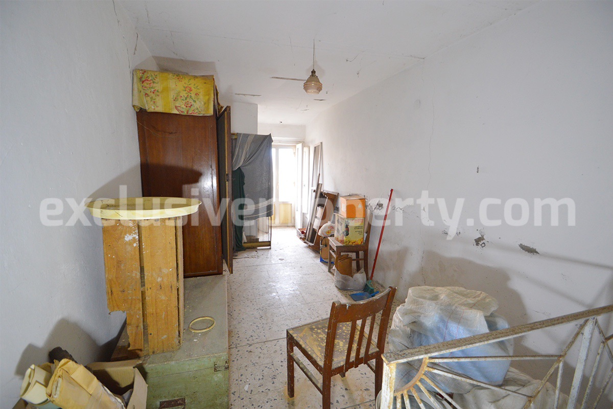 Spacious house with low-cost outdoor space for sale in Italy - Molise - Lupara