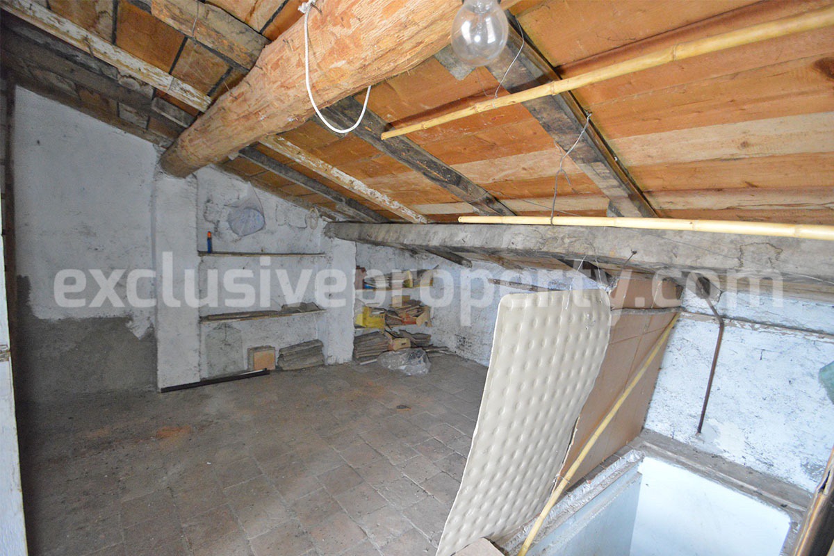 Perfect condition town house with stunning panoramic roof terrace for sale in Italy - Molise