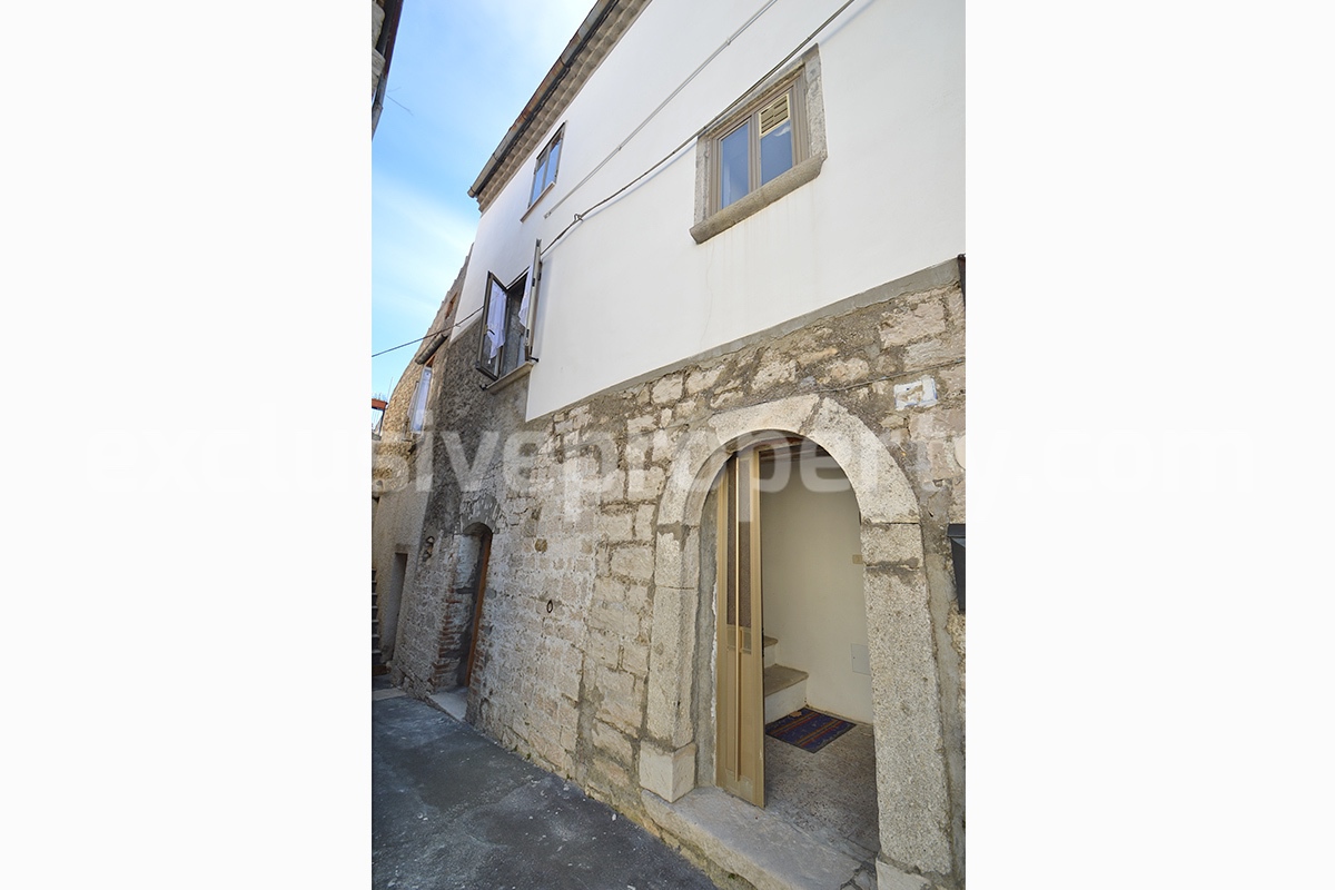 Recently restored stone house with cellar in Abruzzo - Italy