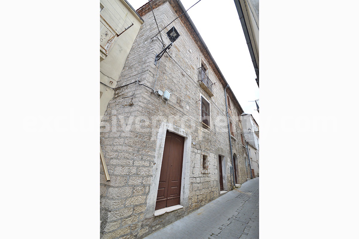 Ancient renovated house for sale in the Molise Region precisely in Palata