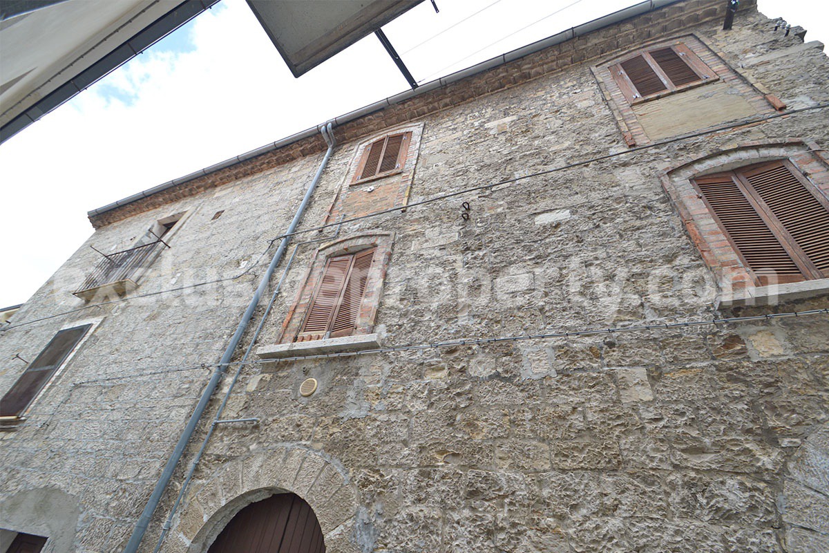 Ancient renovated house for sale in the Molise Region precisely in Palata