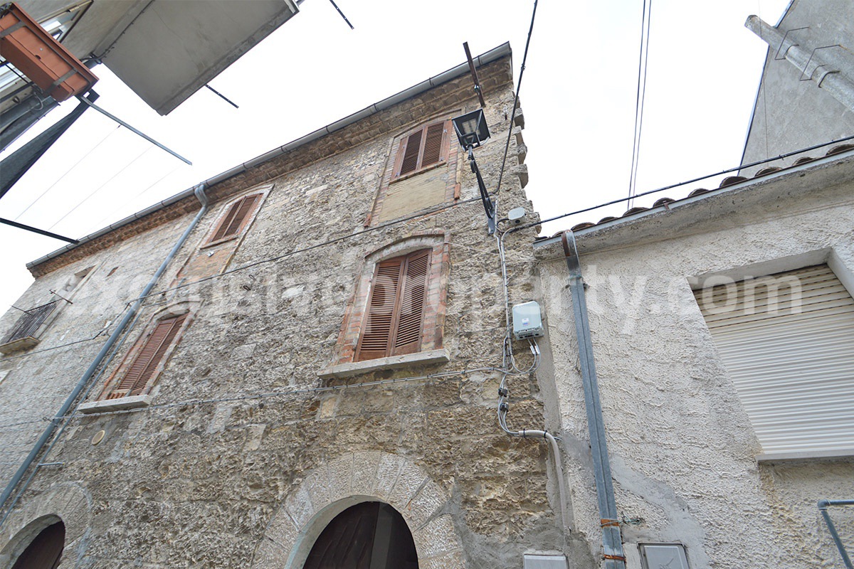 Ancient renovated house for sale in the Molise Region precisely in Palata