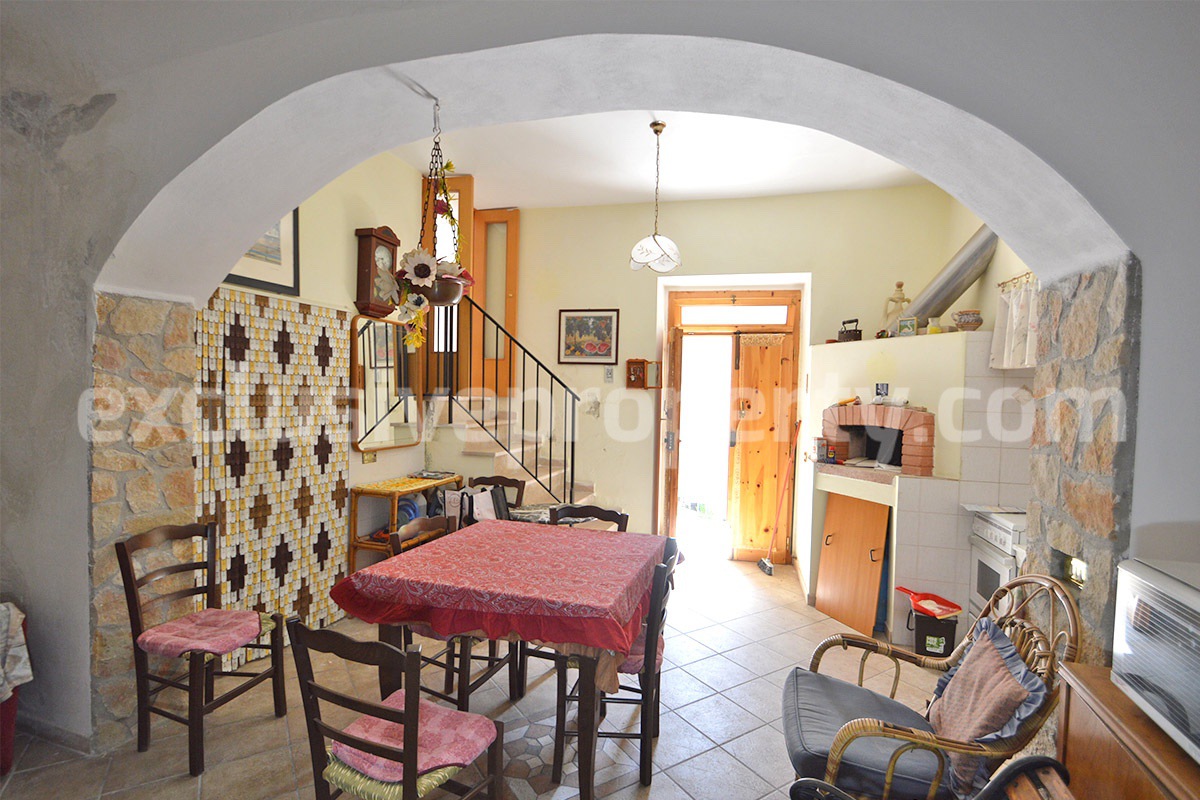 Renovated and habitable townhouse with outdoor space for sale in Molise - Larino