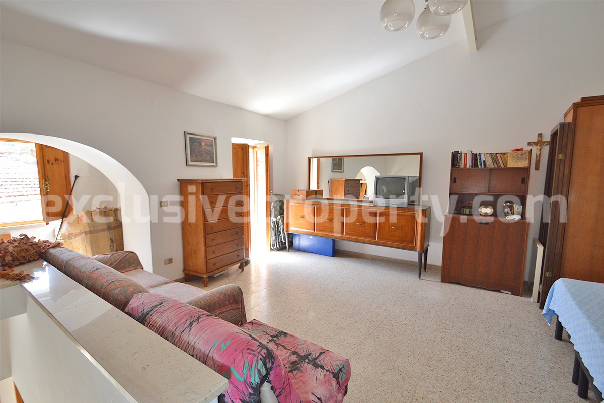 Renovated and habitable townhouse with outdoor space for sale in Molise - Larino