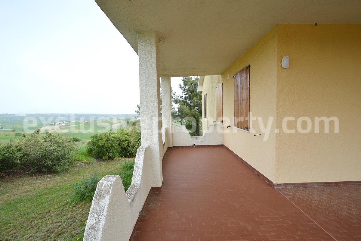 Ready to live in countryside - Villa with panoramic terrace - veranda and land for sale in Furci - Abruzzo - Italy