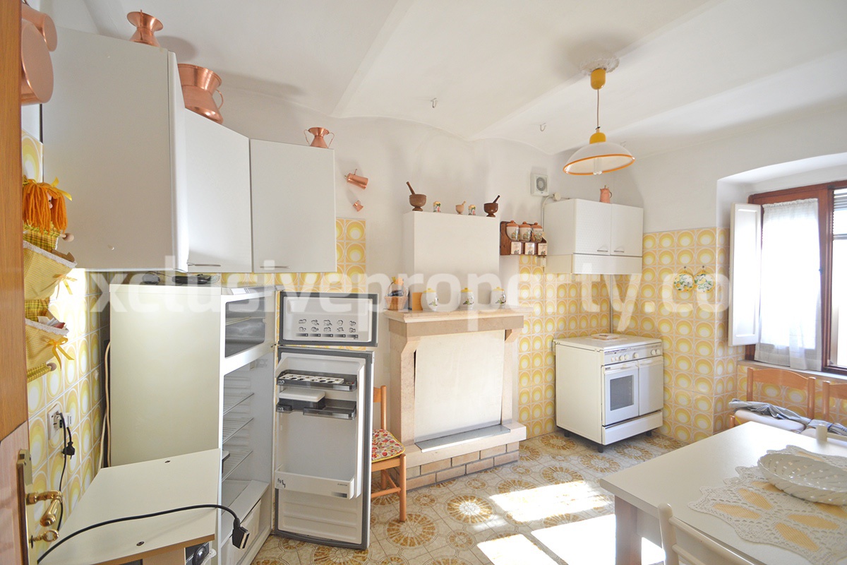House with terrace for sale 45 min from the Adriatic coast - Italy 8