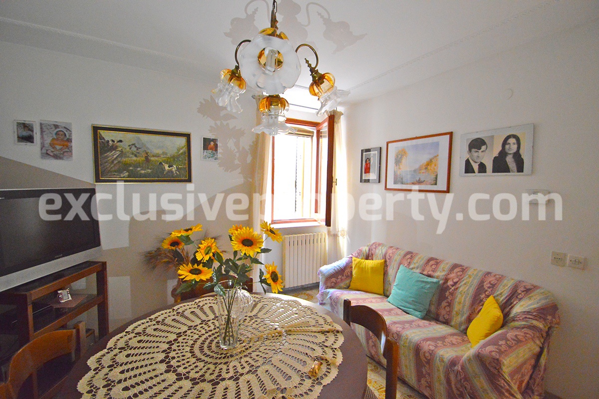 House with terrace for sale 45 min from the Adriatic coast - Italy 12