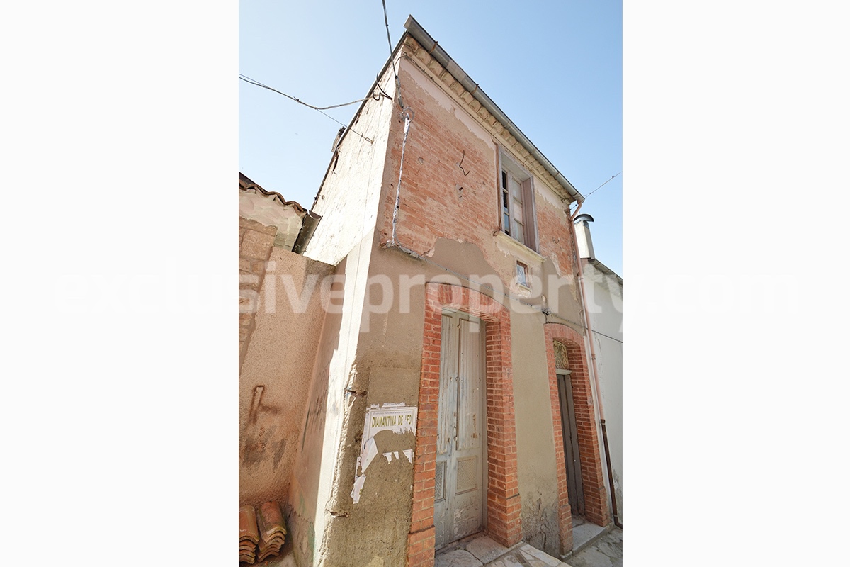 House to renovate at very low Cost with panoramic view for sale in Molise - Italy