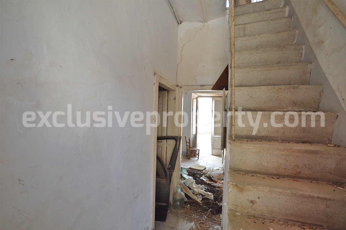 House to renovate at very low Cost with panoramic view for sale in Molise - Italy