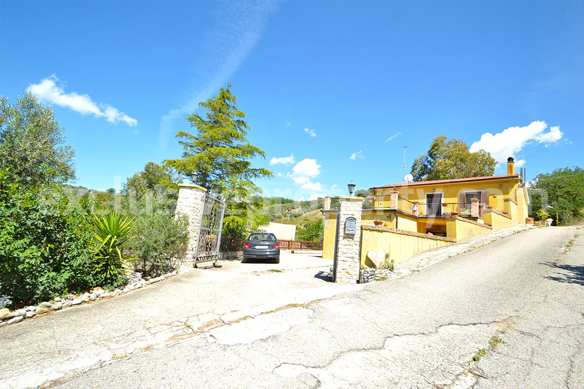 Country house with panoramic terrace view Lake of Guardialfiera - Molise - Italy
