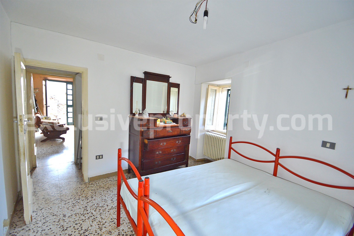 Large house with five bedrooms and balconies view hills ready to live in for sale in Abruzzo