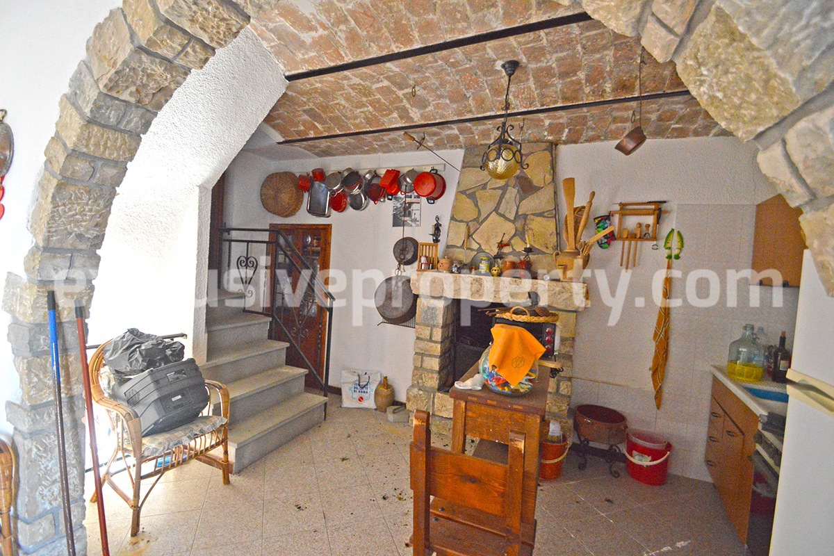 Spacious house with fenced garden and view of the Abruzzo hills 18