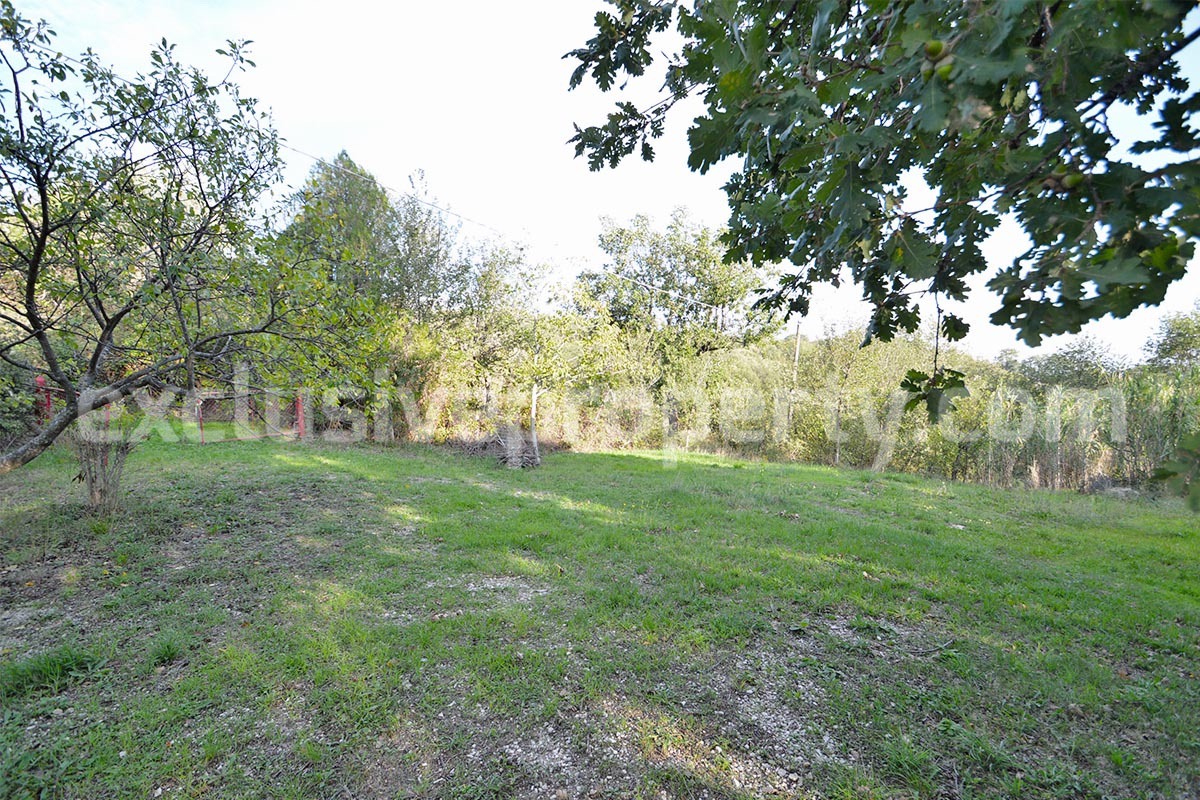 Stand alone stone house with land for sale in Abruzzo