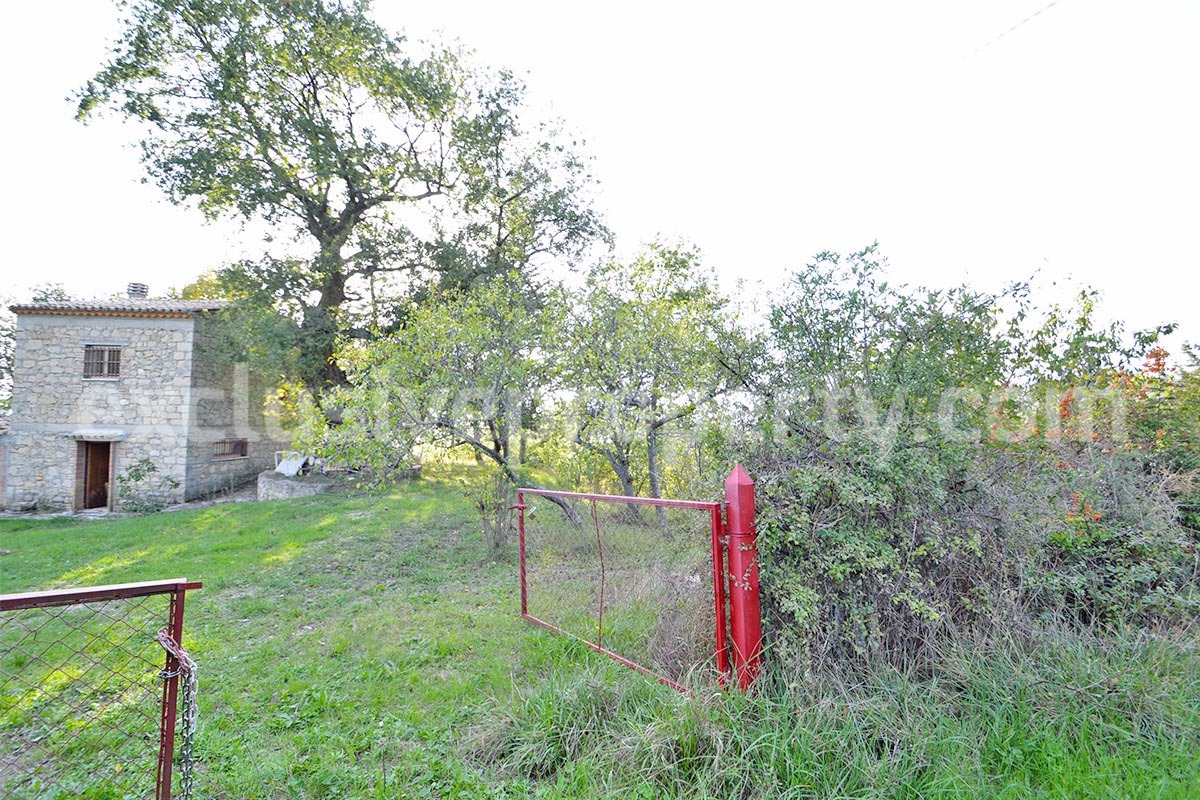 Stand alone stone house with land for sale in Abruzzo