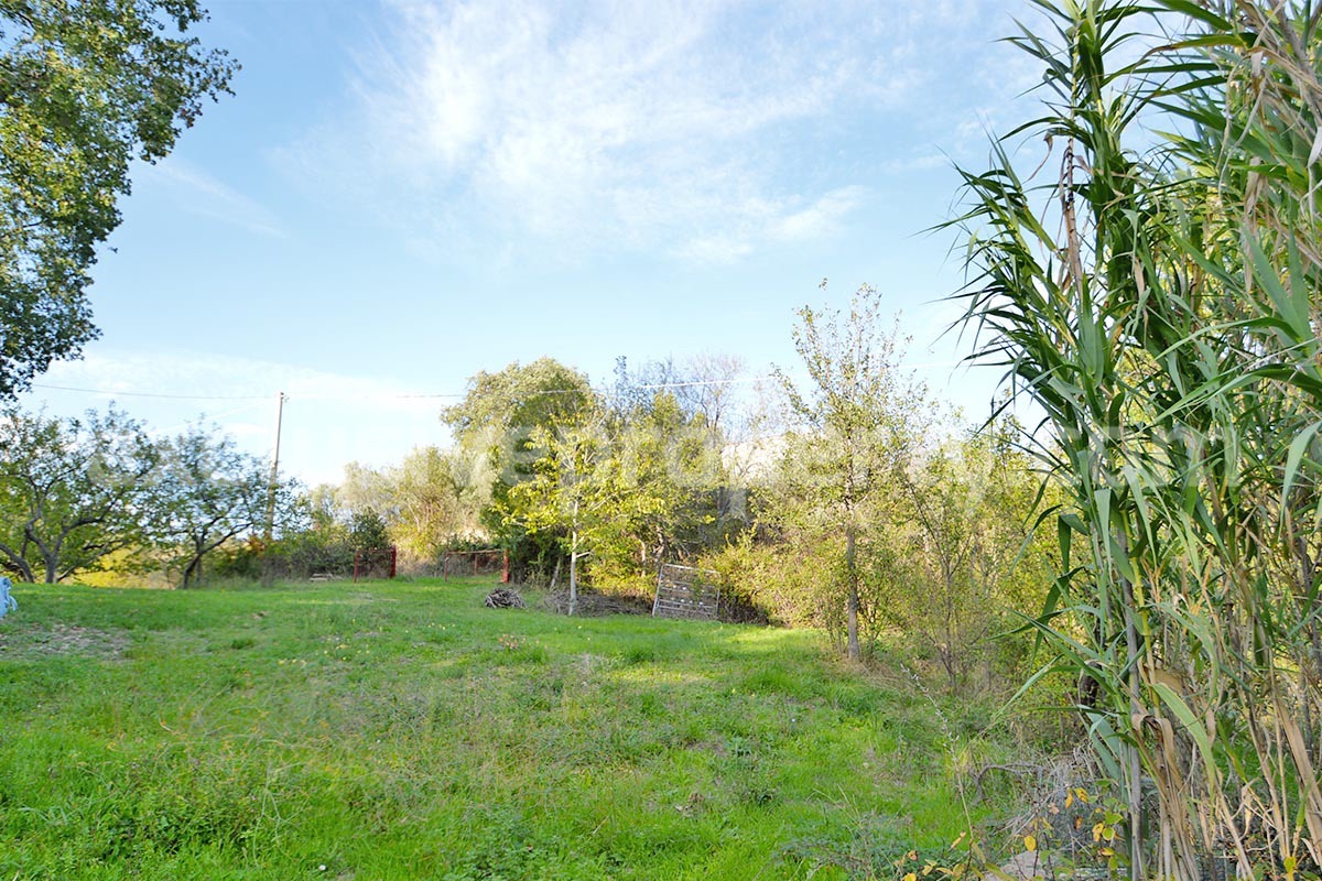 Stand alone stone house with land for sale in Abruzzo