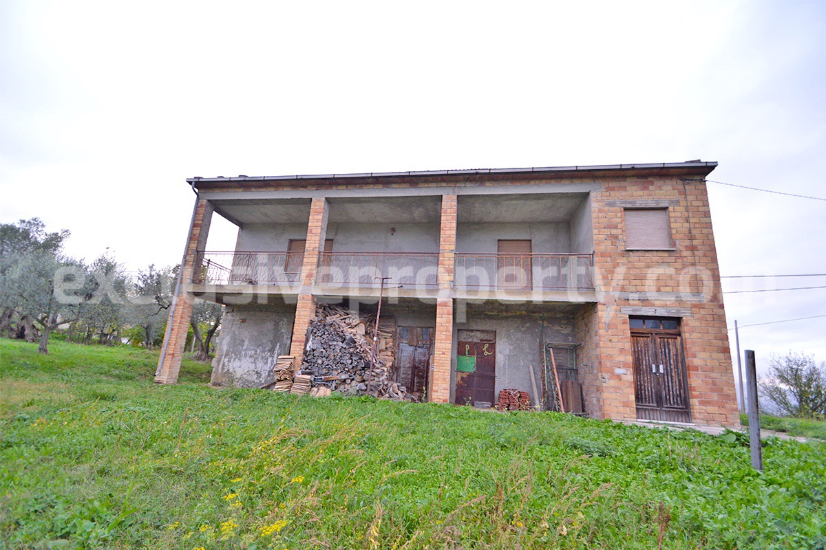 Spacious Country House for Sale with Panoramic Terrace and Land in Roccaspinalveti - Abruzzo - Ideal Italian Countryside Home