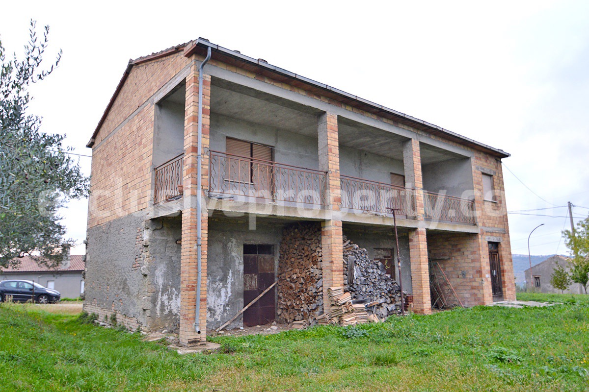 Spacious Country House for Sale with Panoramic Terrace and Land in Roccaspinalveti - Abruzzo - Ideal Italian Countryside Home