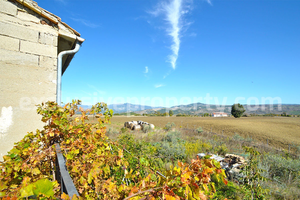 Italian Country house for Sale in Molise with large terrace - land and fantastic views