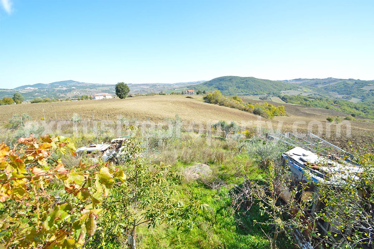 Italian Country house for Sale in Molise with large terrace - land and fantastic views