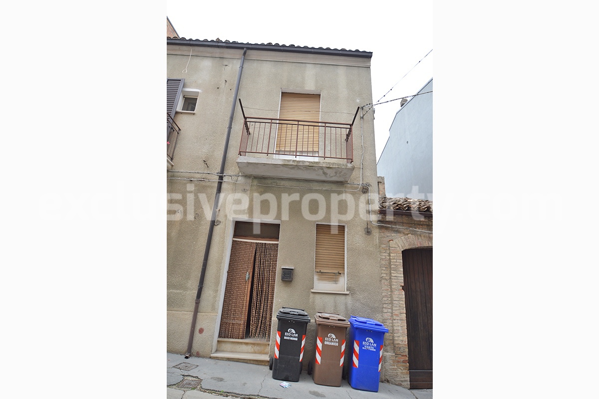 Charming Townhouse with Terrace for Sale in Abruzzo - Pollutri - Near the Adriatic Coast