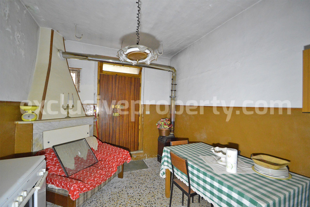 Charming Townhouse with Terrace for Sale in Abruzzo - Pollutri - Near the Adriatic Coast