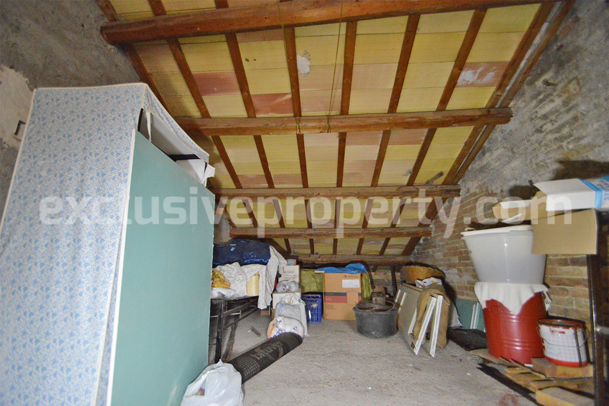 Charming Townhouse with Terrace for Sale in Abruzzo - Pollutri - Near the Adriatic Coast