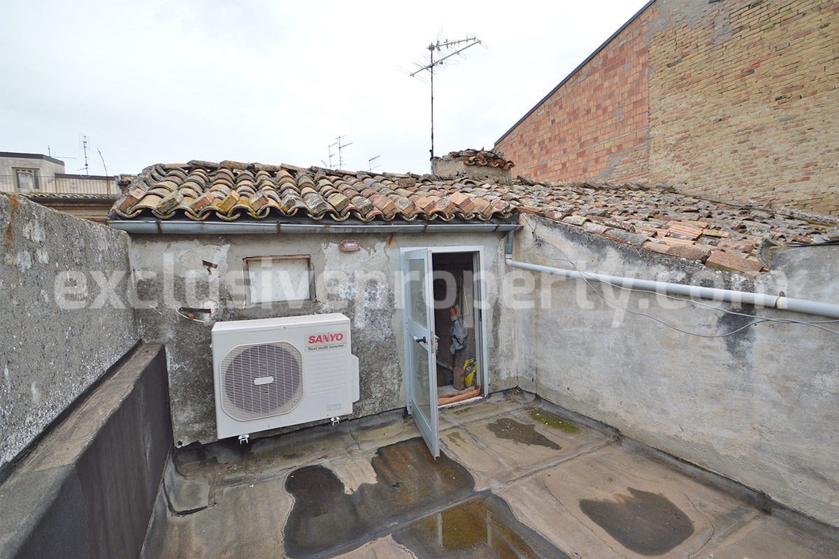 Charming Townhouse with Terrace for Sale in Abruzzo - Pollutri - Near the Adriatic Coast