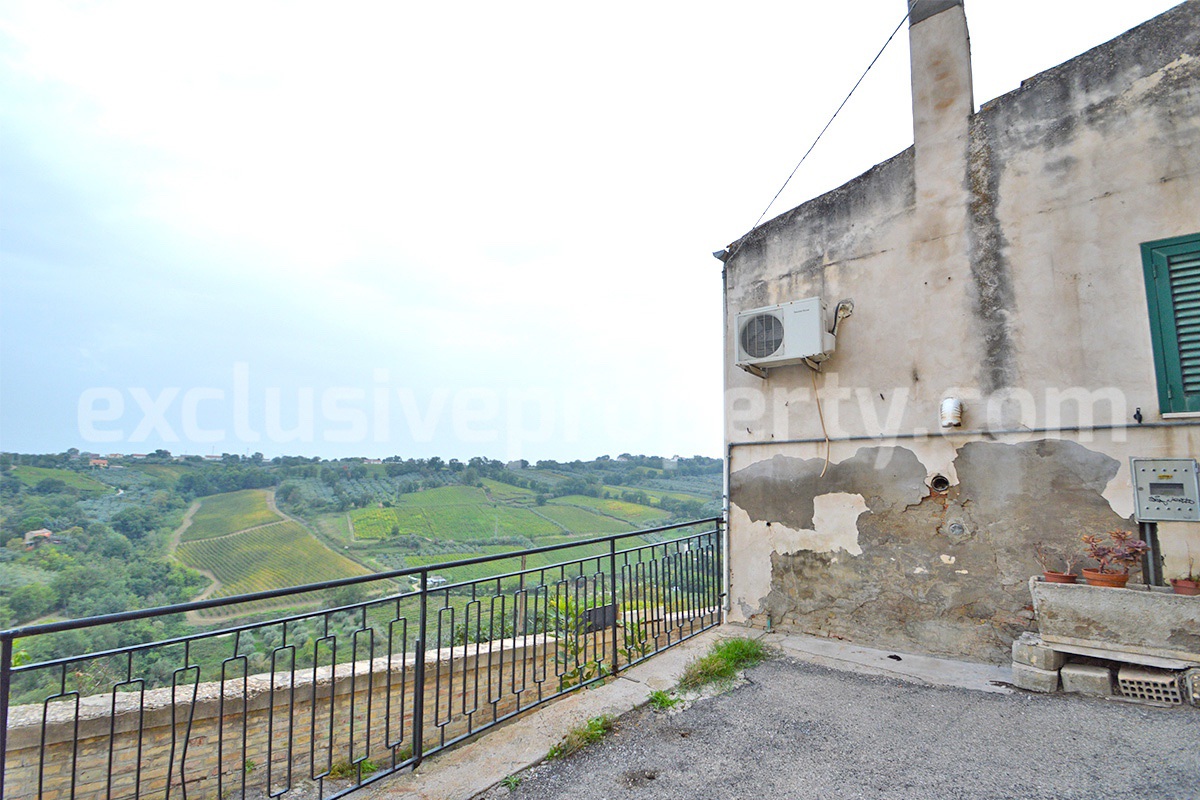 Affordable Town House Near the Sea - Almost Habitable Property for Sale in Pollutri - Surrounded by Vineyards and Olive Groves