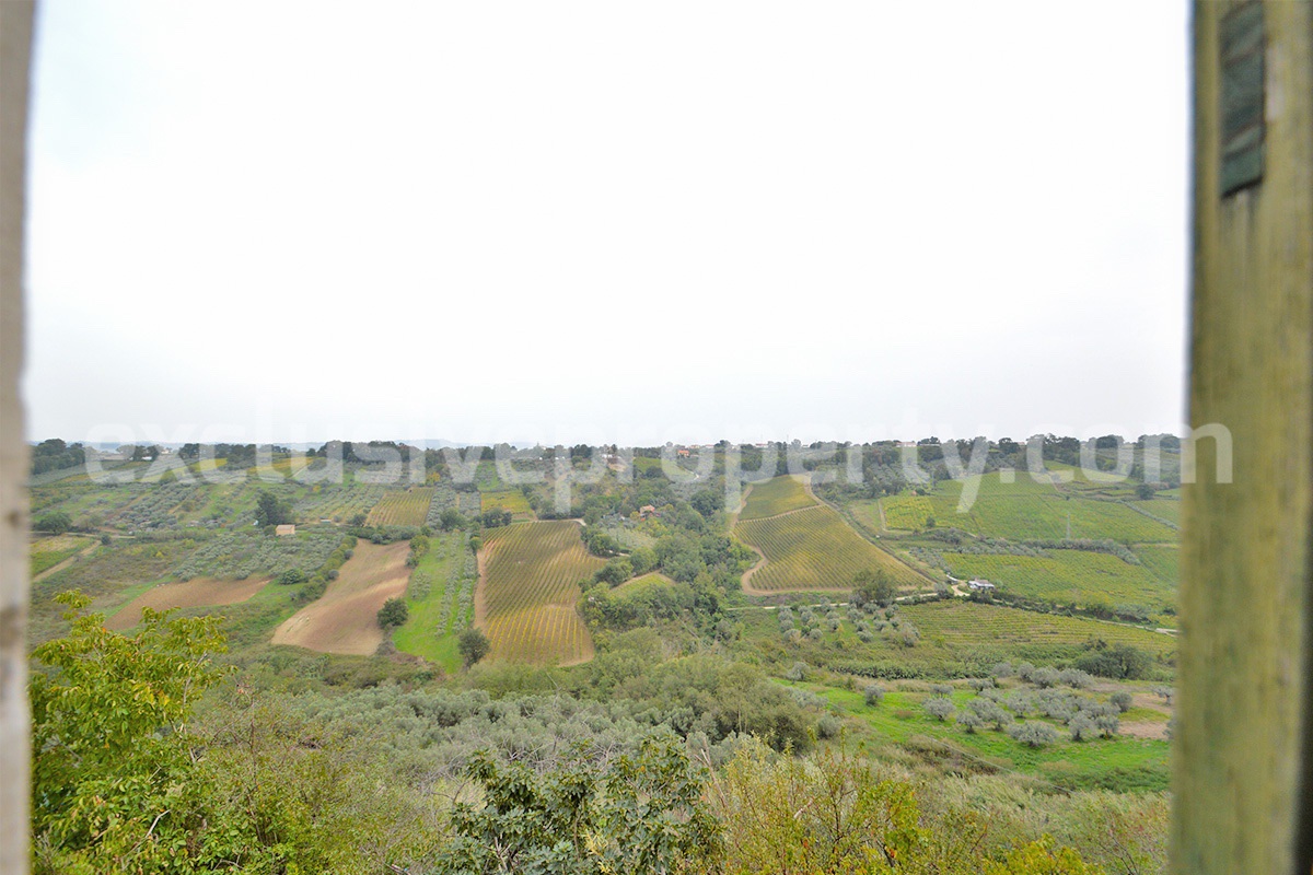 Affordable Town House Near the Sea - Almost Habitable Property for Sale in Pollutri - Surrounded by Vineyards and Olive Groves