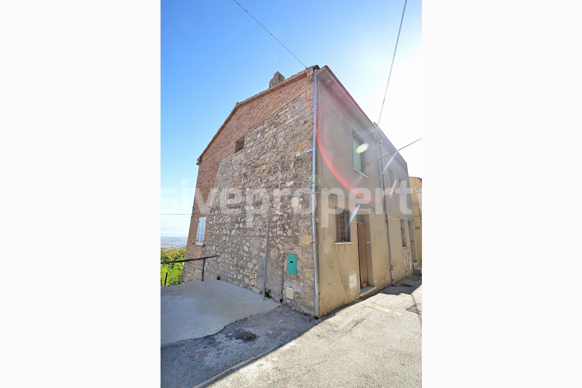 Habitable town house Sea View with garage For Sale in Tavenna - Molise