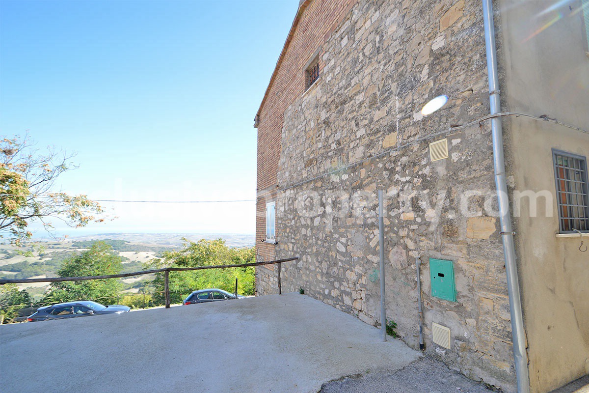 Habitable town house Sea View with garage For Sale in Tavenna - Molise