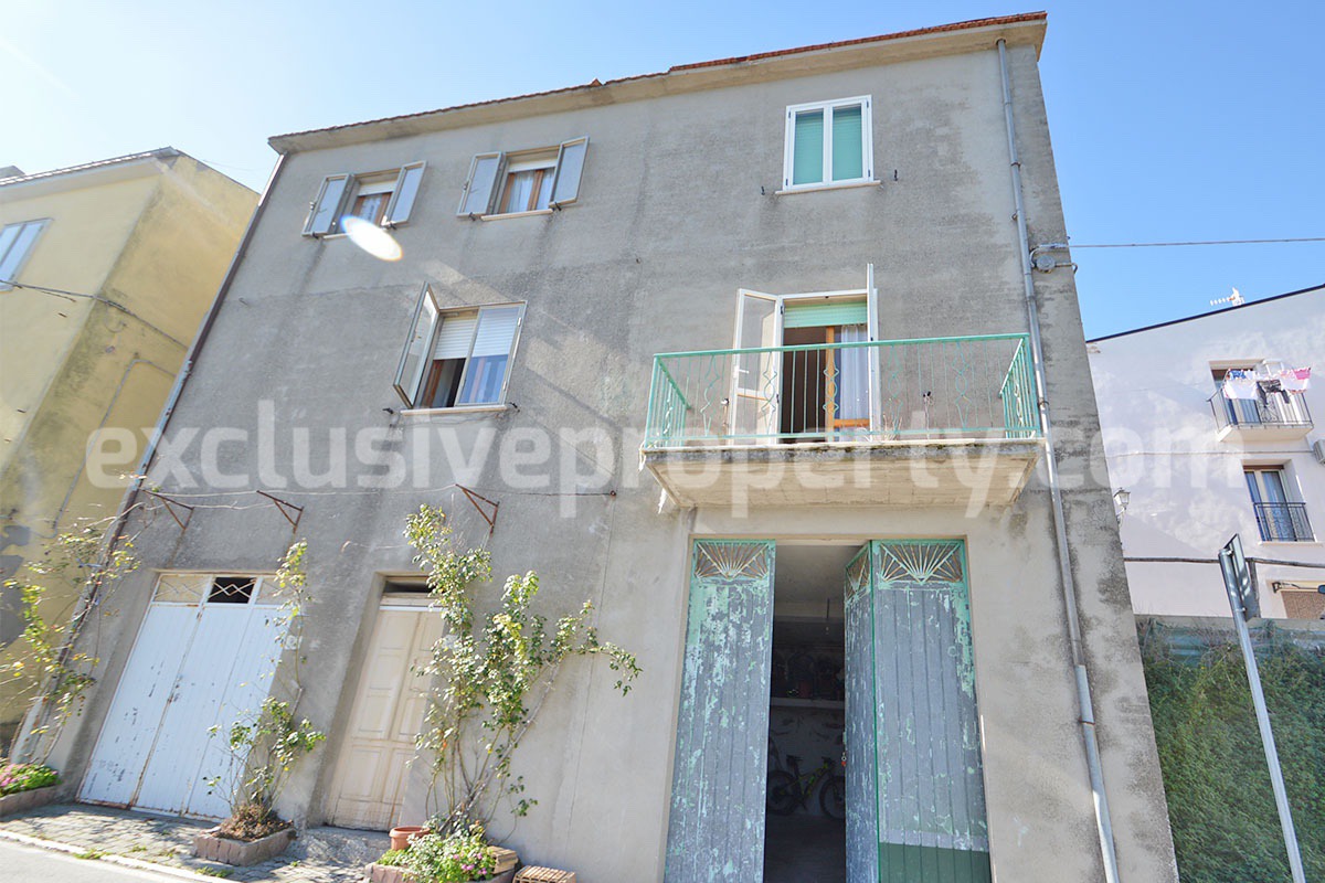 Habitable town house Sea View with garage For Sale in Tavenna - Molise