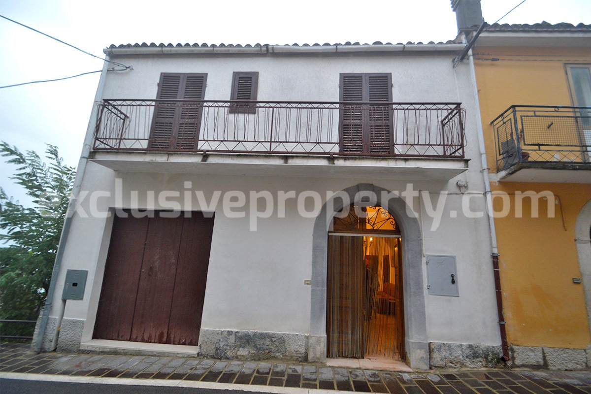 Italian Property with Private Garden For Sale in Abruzzo - Tufillo