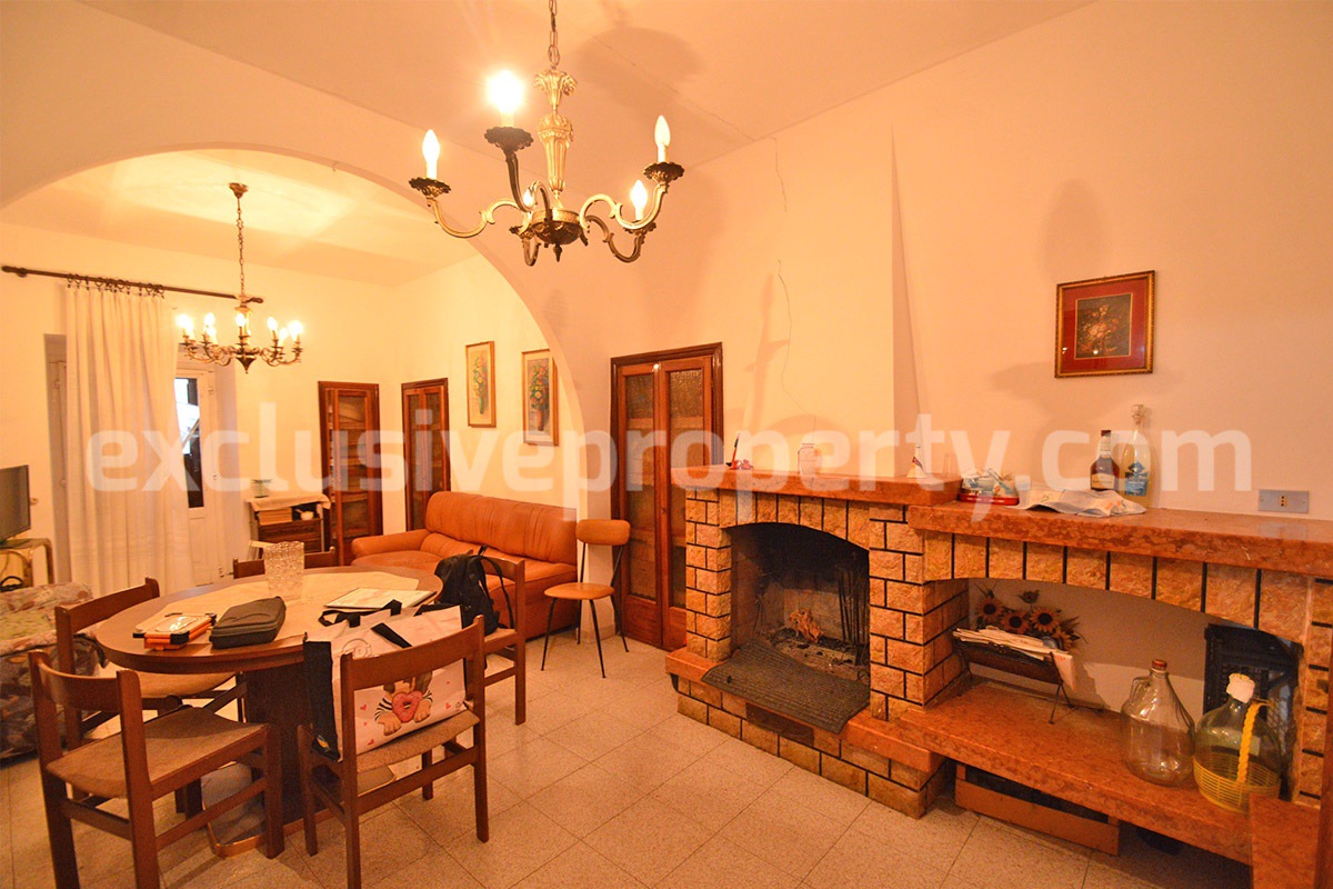 Italian Property with Private Garden For Sale in Abruzzo - Tufillo