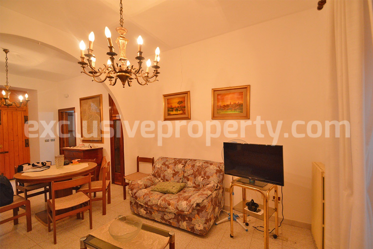 Italian Property with Private Garden For Sale in Abruzzo - Tufillo