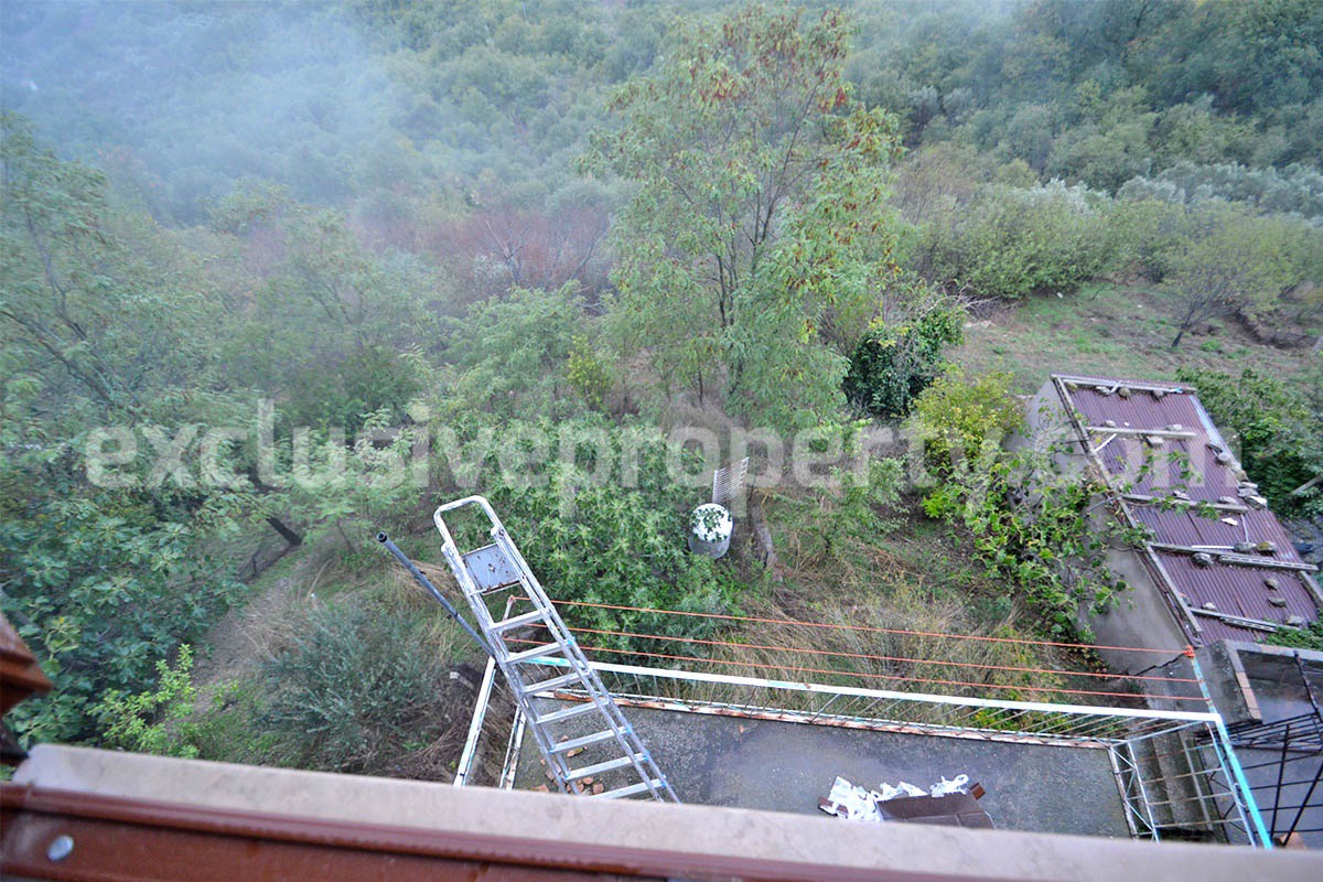 Italian Property with Private Garden For Sale in Abruzzo - Tufillo