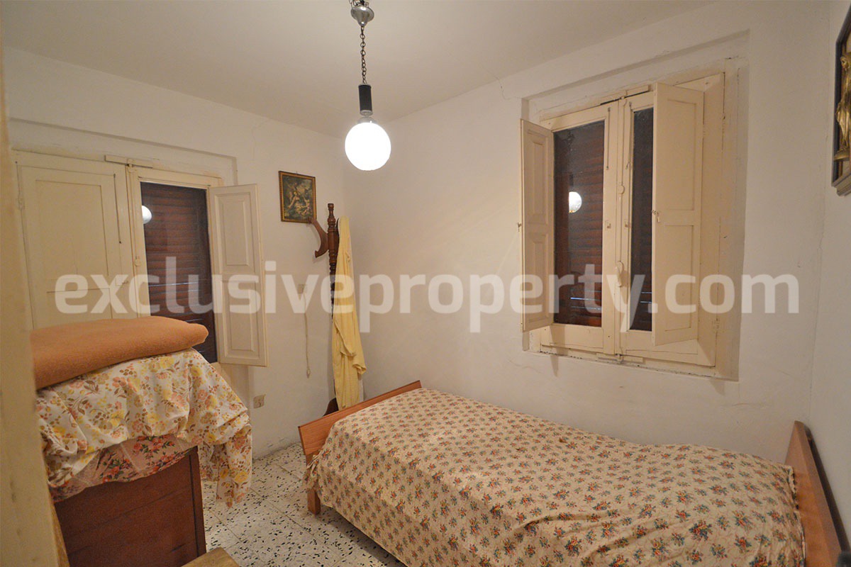 Italian Property with Private Garden For Sale in Abruzzo - Tufillo