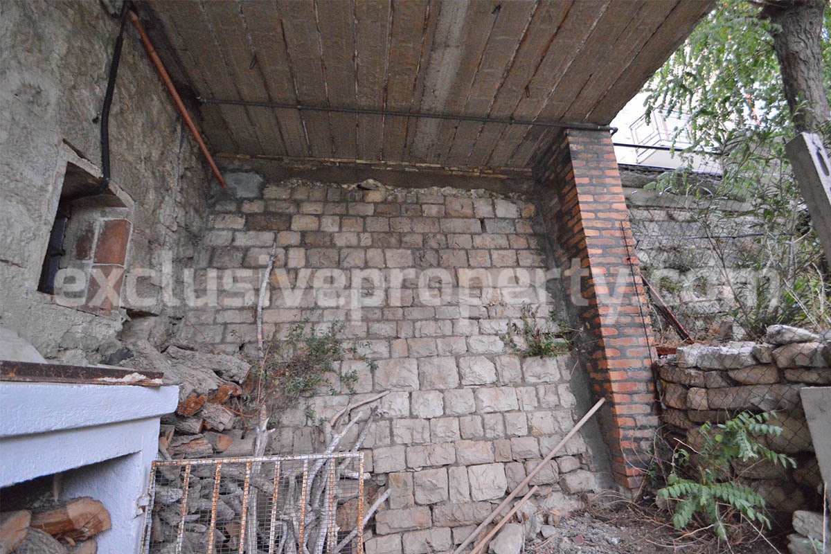 Italian Property with Private Garden For Sale in Abruzzo - Tufillo