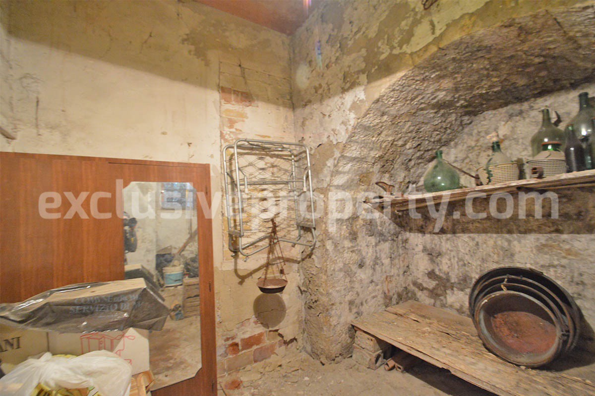 Italian Property with Private Garden For Sale in Abruzzo - Tufillo