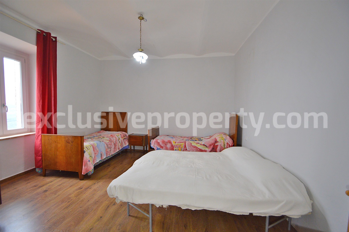 Renovated Town House with Vaulted Ceilings for Sale in the Historic Center of Tufillo - Abruzzo - Walking Distance to Amenities