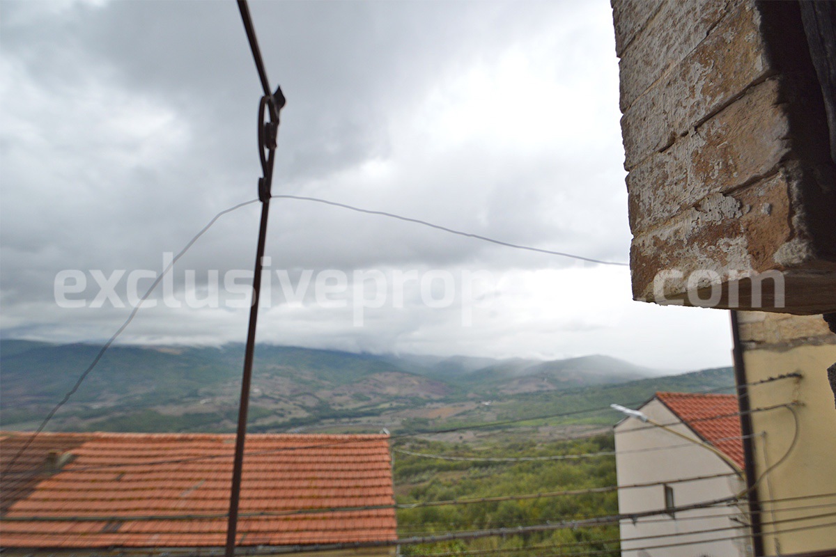 Ancient Traditional Stone House to renovate for sale in Tufillo - Abruzzo