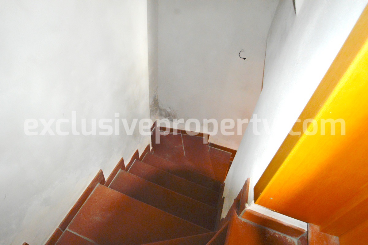 Partly renovated stone house a few km from the Capracotta ski resorts